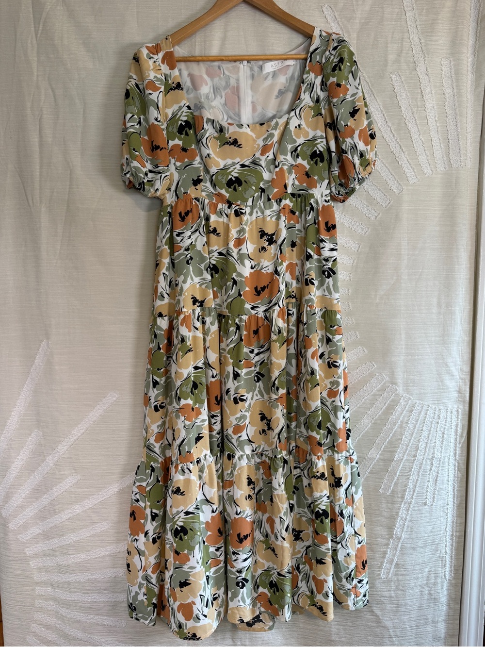 ASTR The Label floral midi dress in the Rust Sage Floral print with olive green - Picture 2 of 10